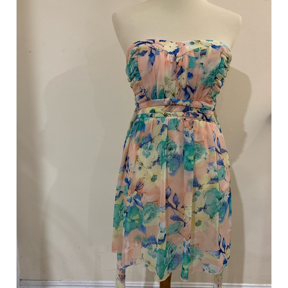 ๐๐New Pretty Strapless Floral Dress ๐๐ - Picture 1 of 9